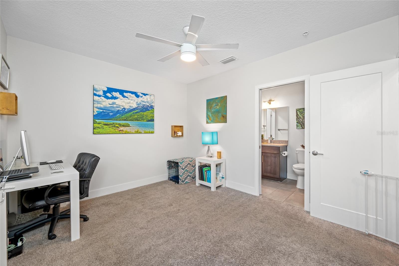 UPTOWN KENWOOD TOWNHOMES - Residential Lease