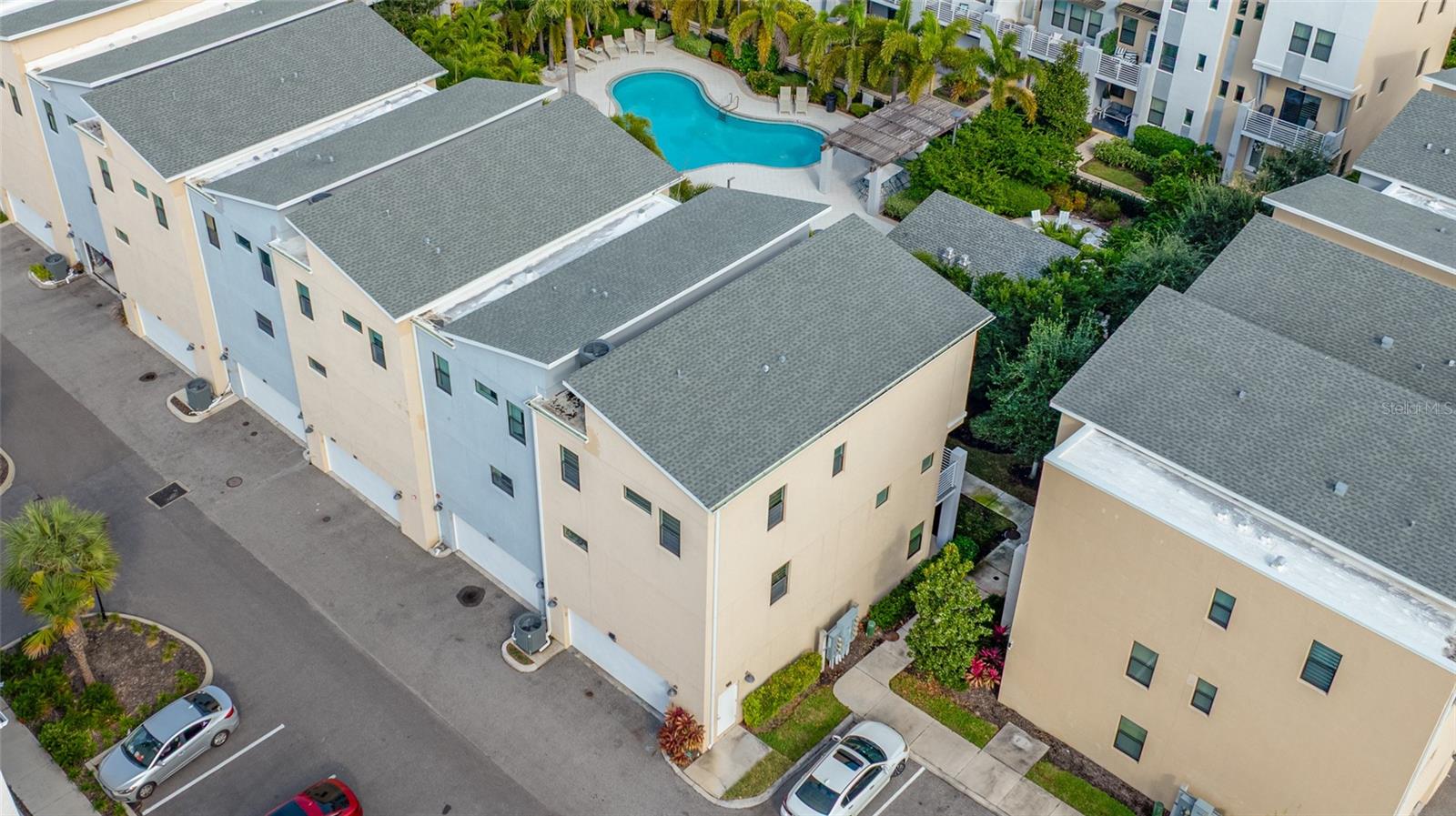 UPTOWN KENWOOD TOWNHOMES - Residential Lease