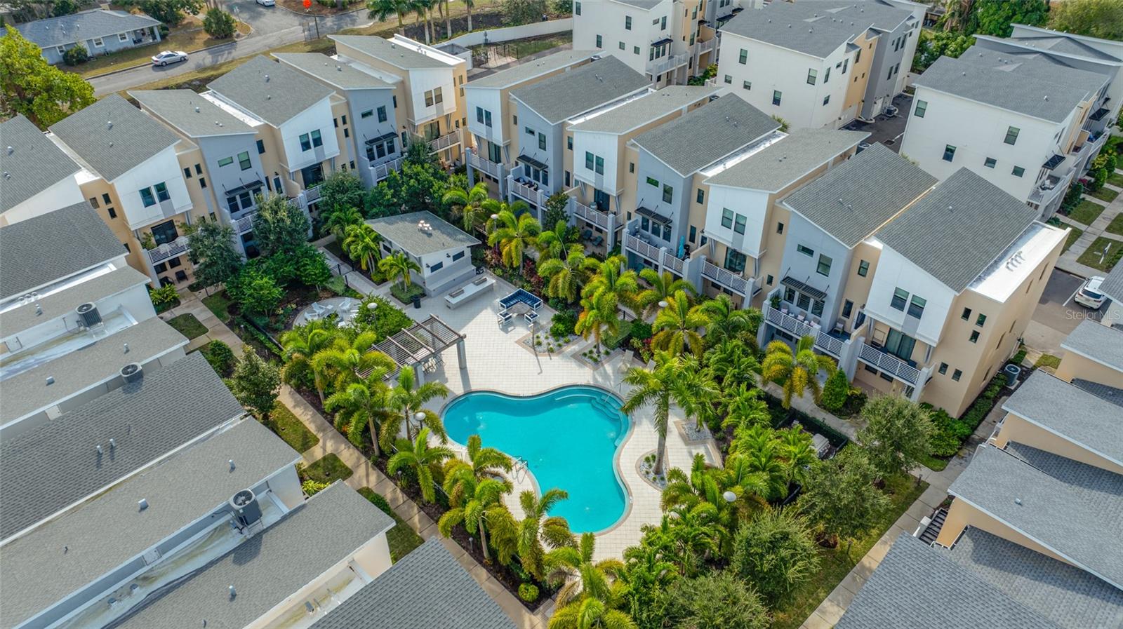 UPTOWN KENWOOD TOWNHOMES - Residential Lease