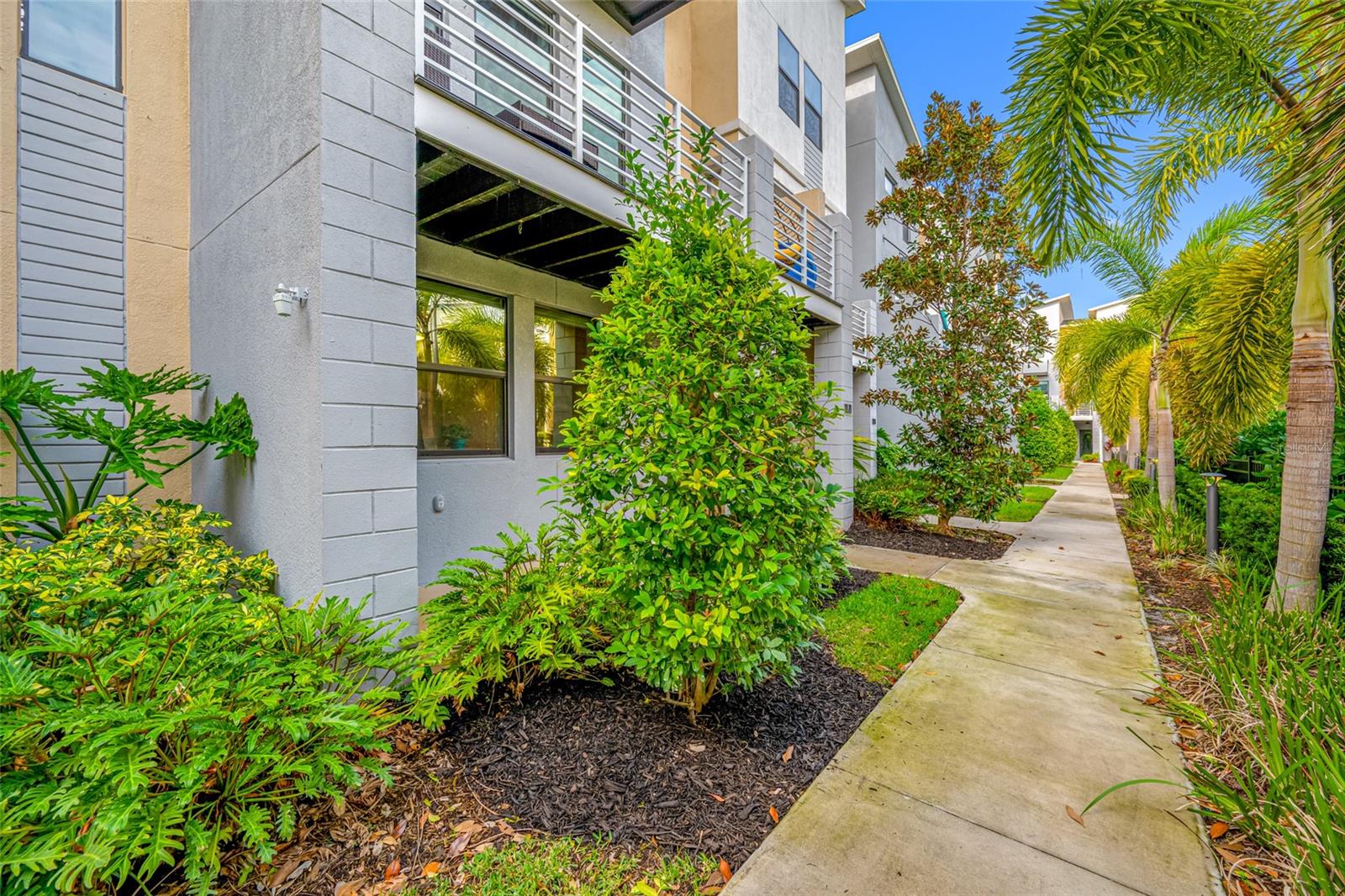 UPTOWN KENWOOD TOWNHOMES - Residential Lease