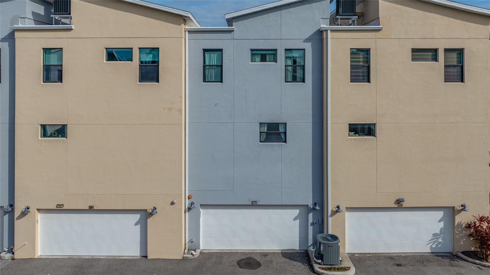 UPTOWN KENWOOD TOWNHOMES - Residential Lease