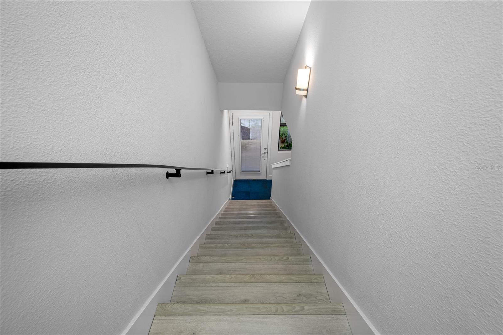 UPTOWN KENWOOD TOWNHOMES - Residential Lease