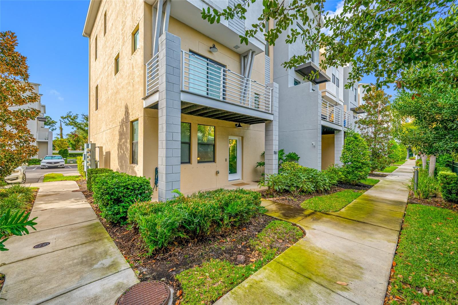 UPTOWN KENWOOD TOWNHOMES - Residential Lease
