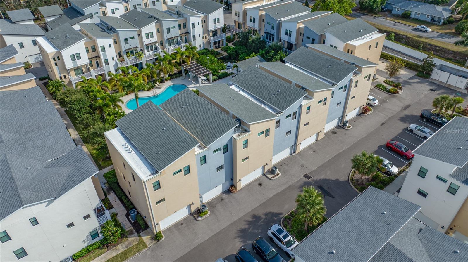 UPTOWN KENWOOD TOWNHOMES - Residential Lease