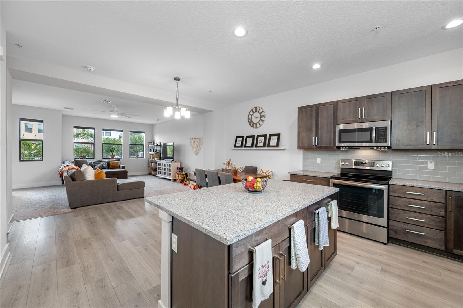 UPTOWN KENWOOD TOWNHOMES - Residential Lease