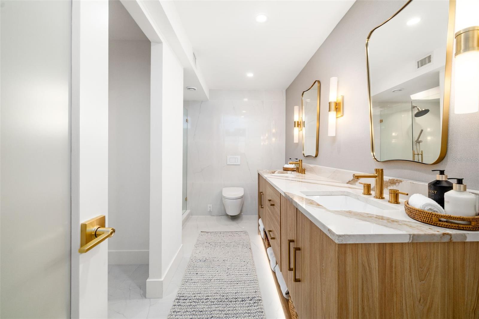 WHISPERING SANDS SEC 7 - Residential Lease