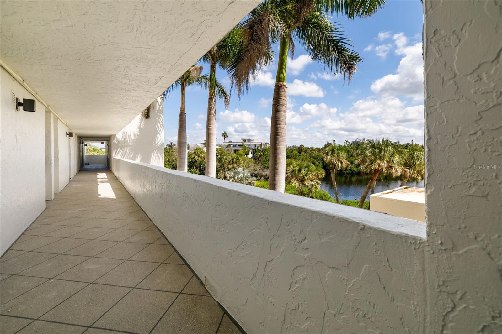 WHISPERING SANDS SEC 7 - Residential Lease