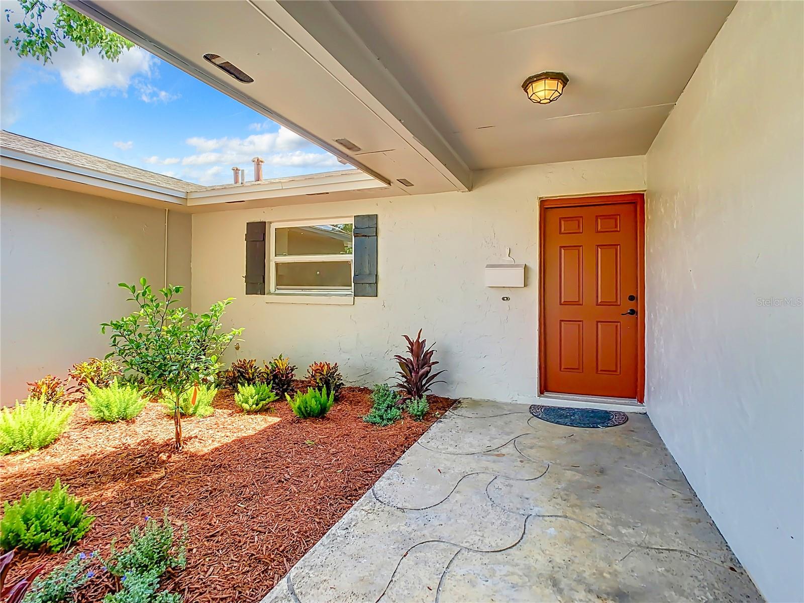 2642 BROOKSIDE COURT