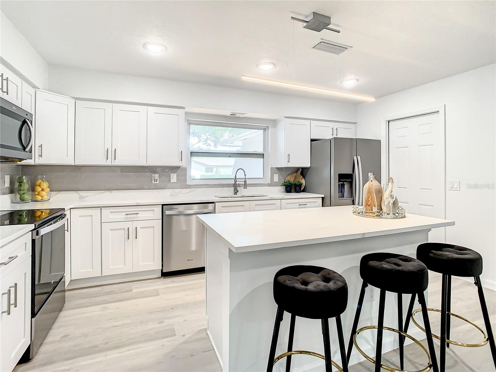 2642 BROOKSIDE COURT
