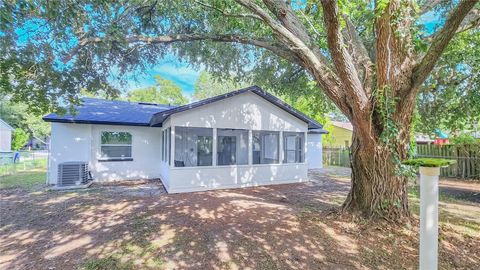 A home in LAKELAND