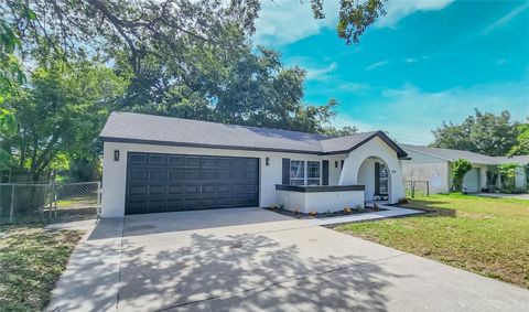 A home in LAKELAND