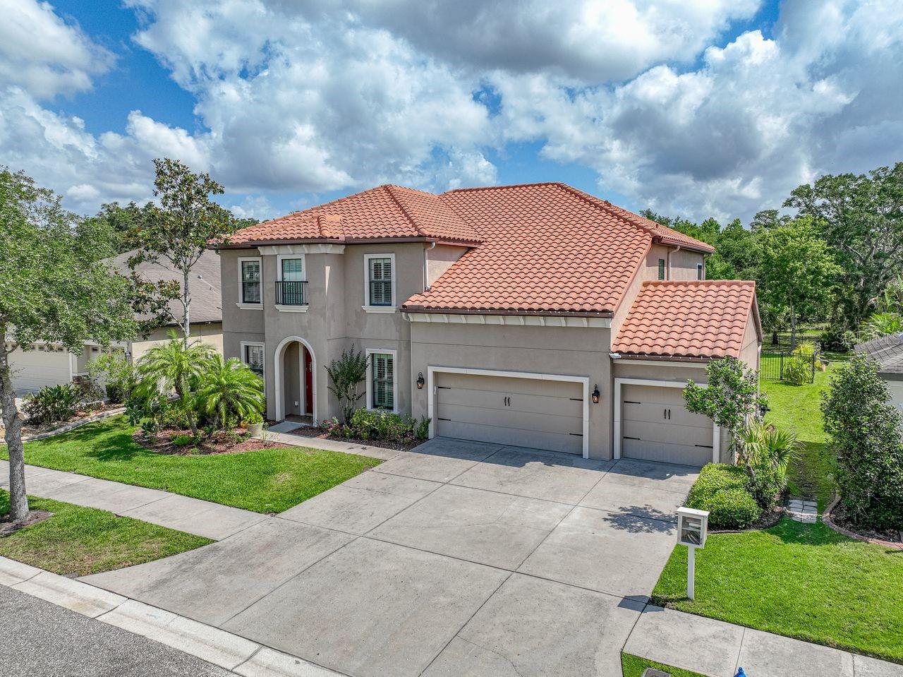 7927 HAMPTON LAKE DRIVE