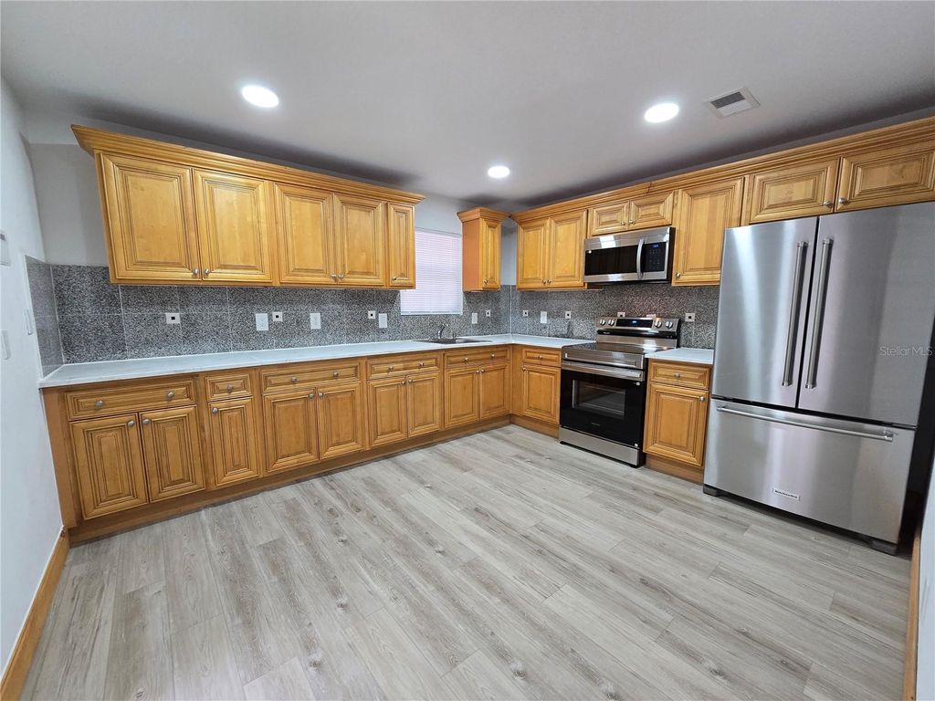 Photo of 1652 Lake Avenue, Lehigh Acres, FL 33972 (MLS # S5142996)