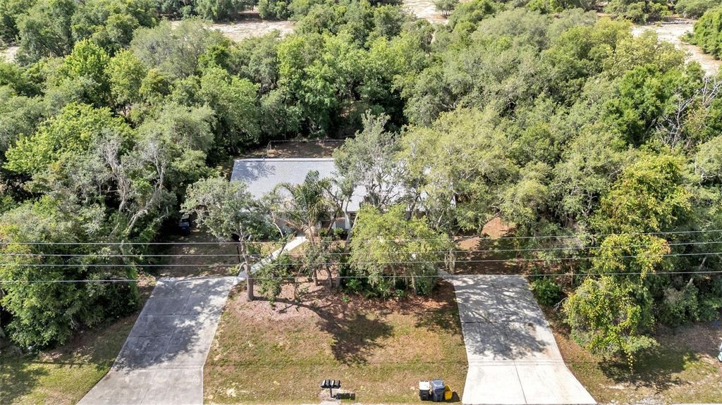 Photo of 3220 Courtney Drive, Lake Wales, FL 33898 (MLS # L4962002)