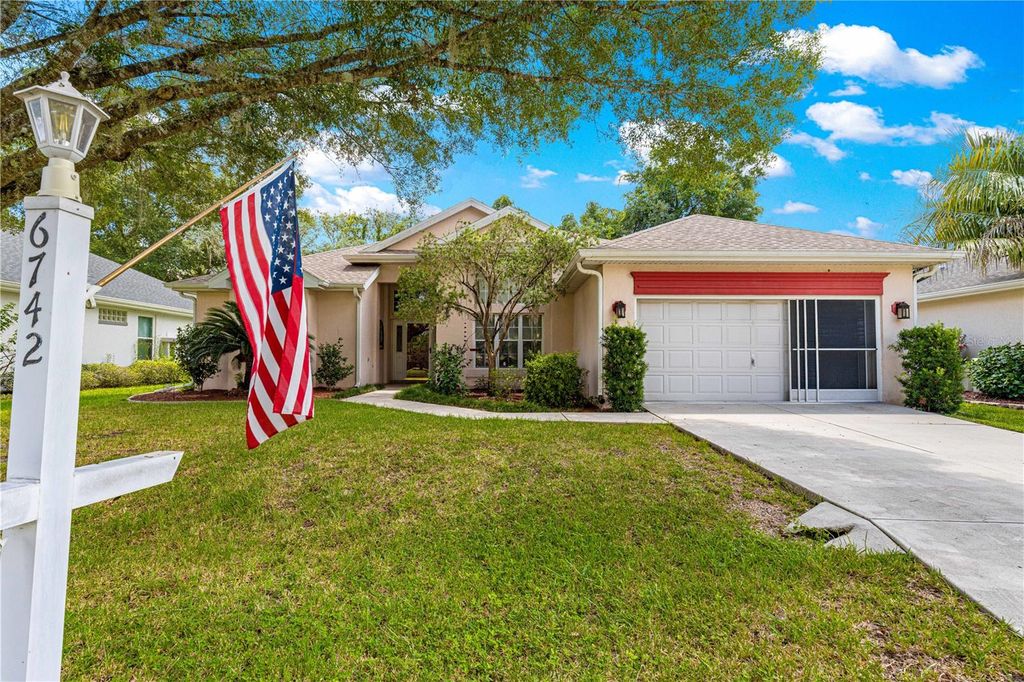 Photo of 6742 SW 117th Street, Ocala, FL 34476 (MLS # OM707173)