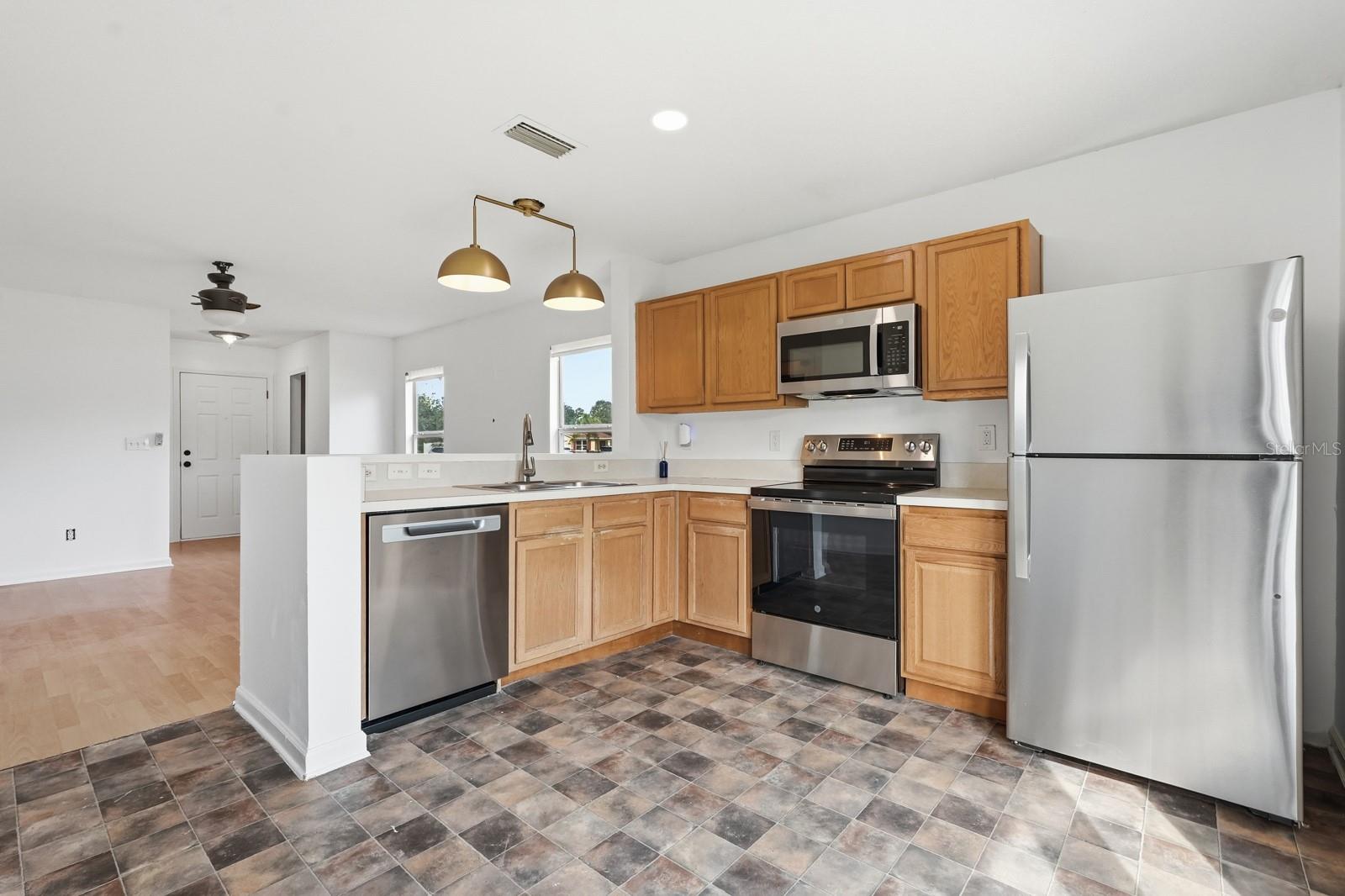 SAMARA LAKES - Residential