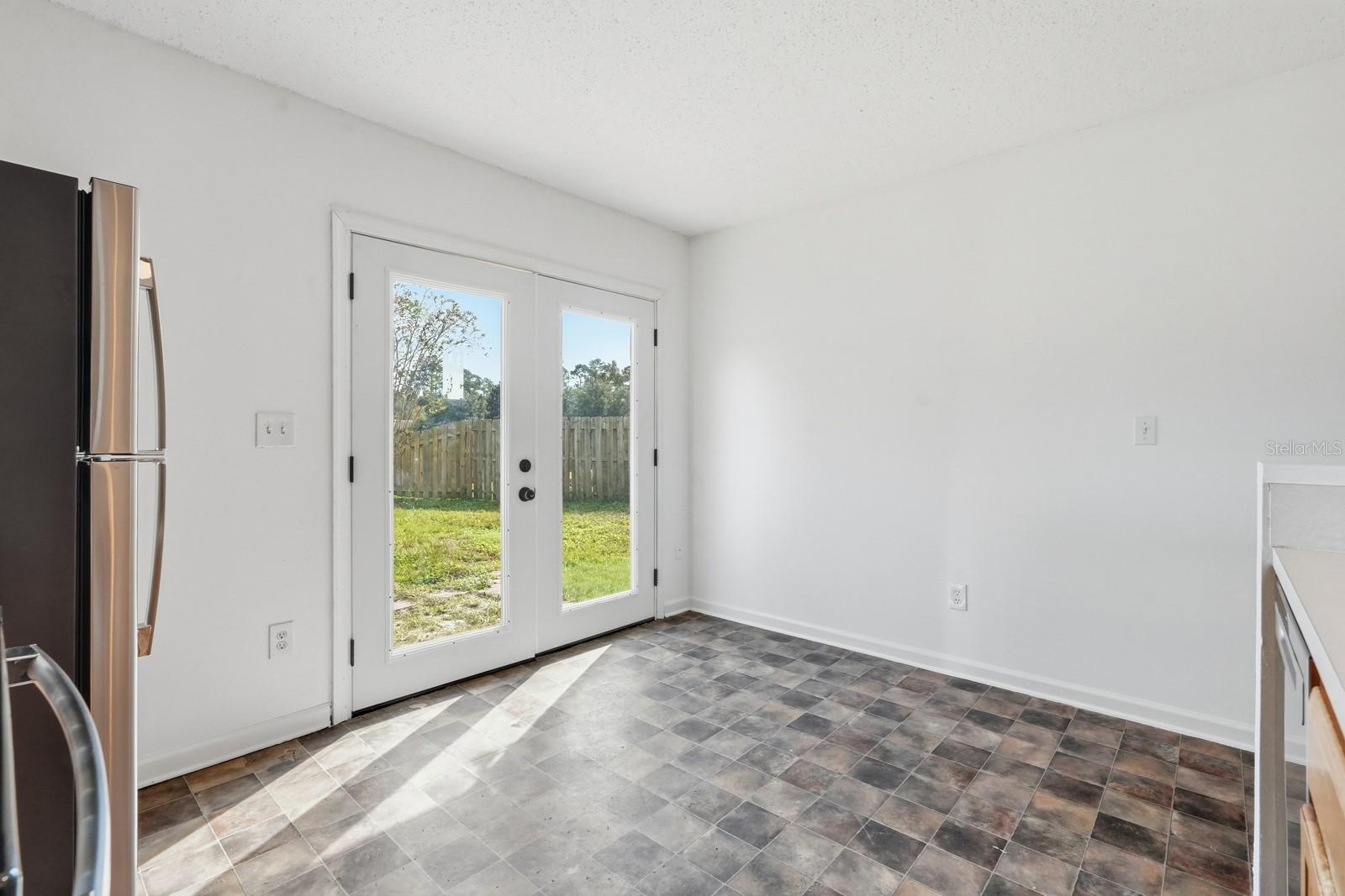 SAMARA LAKES - Residential