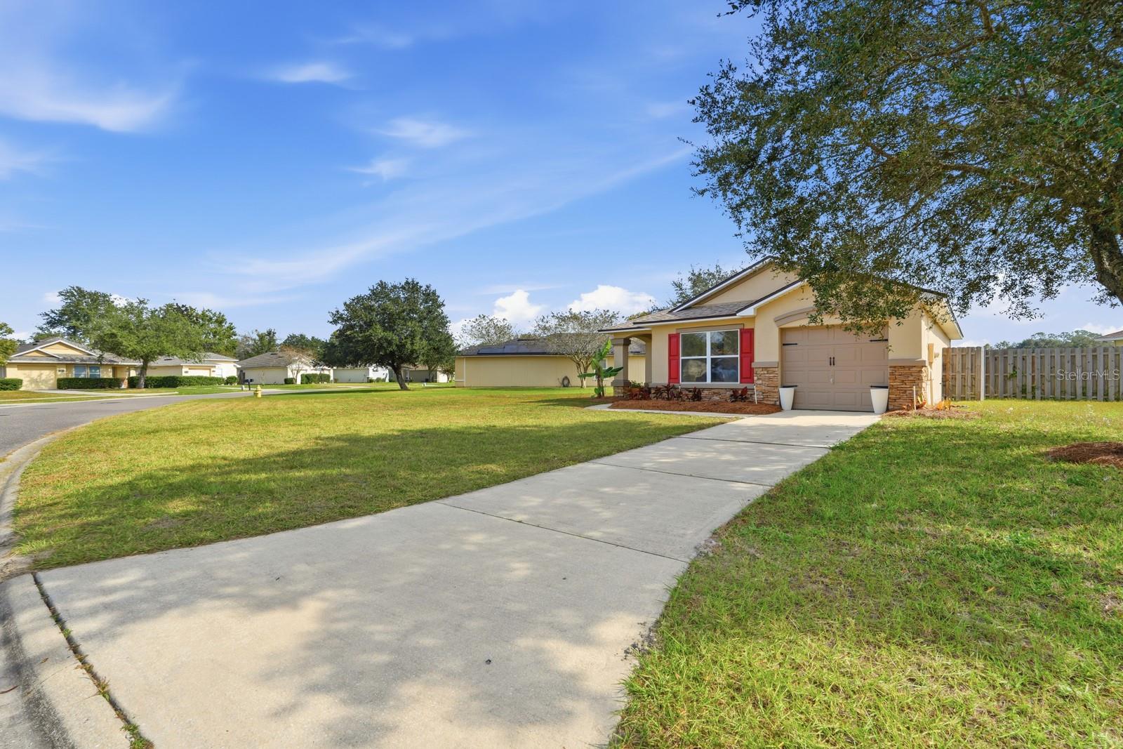 SAMARA LAKES - Residential