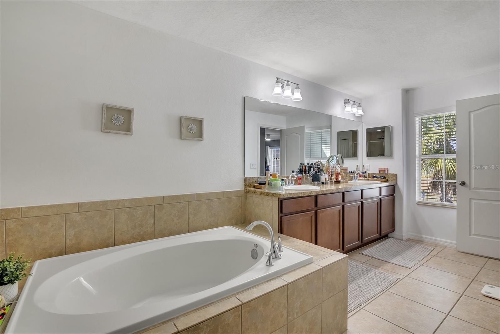 WYNDHAM LAKES ESTATES - Residential