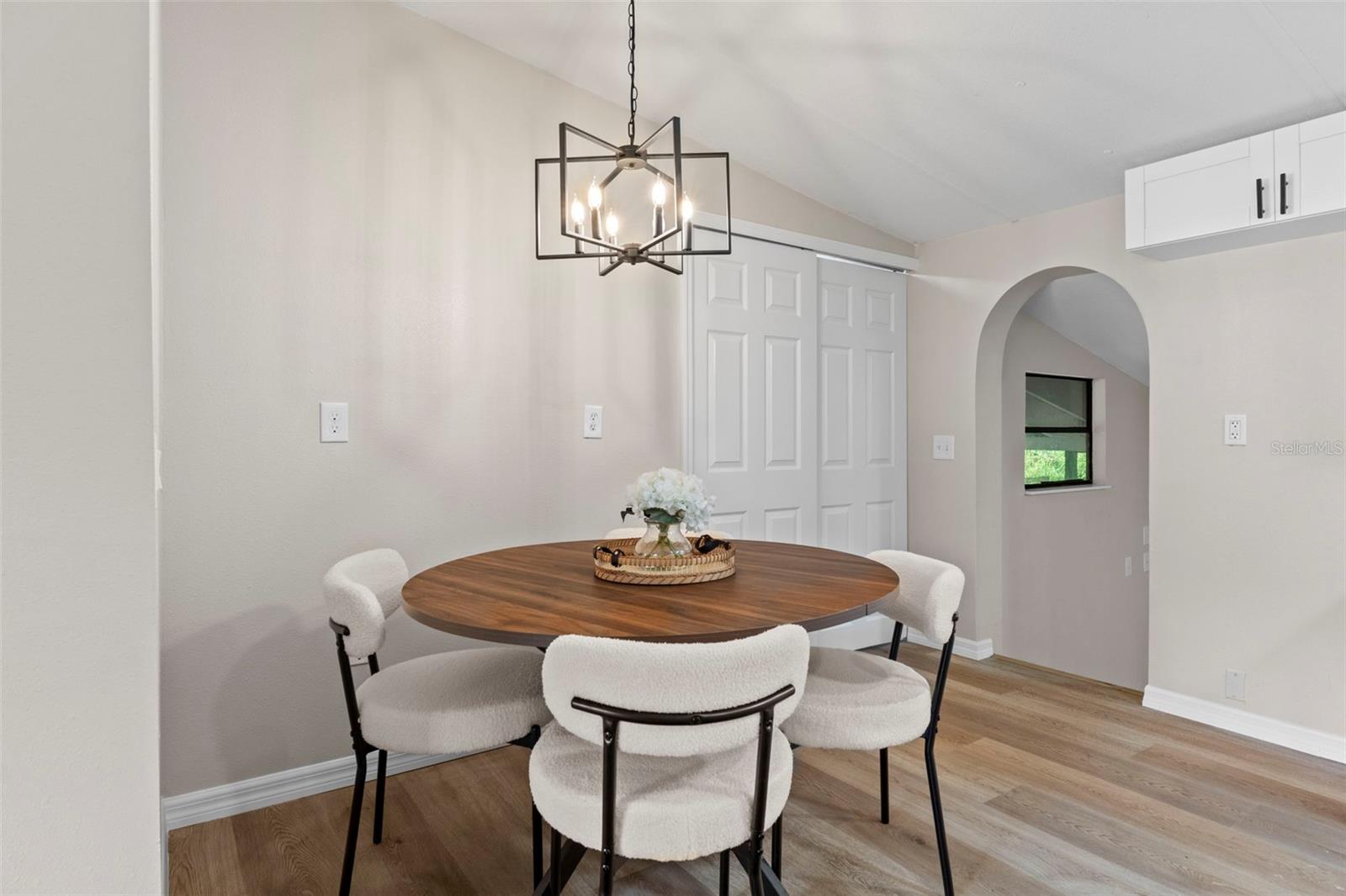 PINE LAKE - Residential