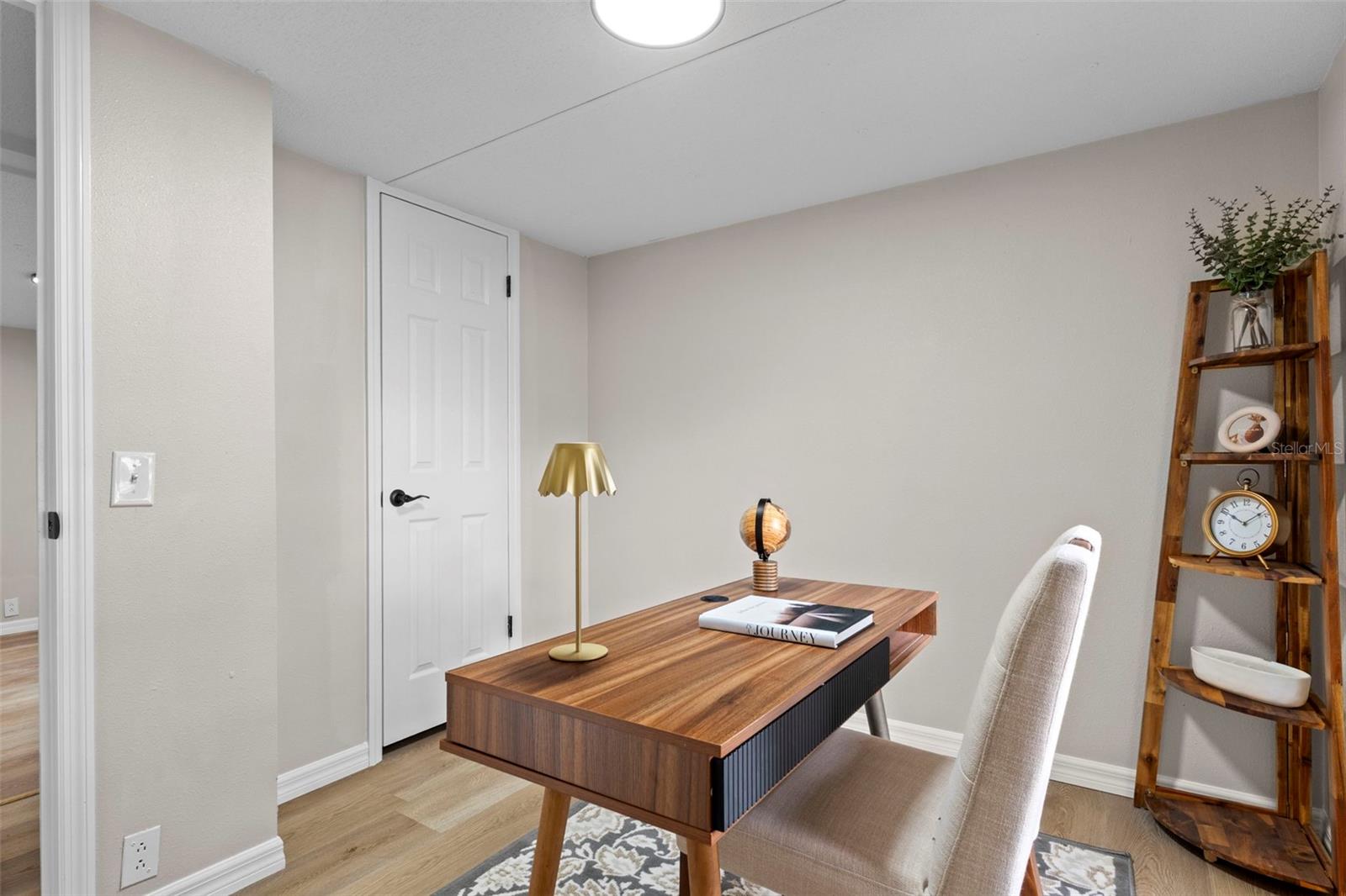 PINE LAKE - Residential