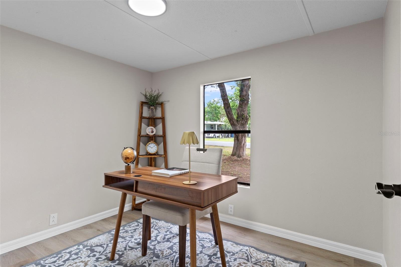 PINE LAKE - Residential