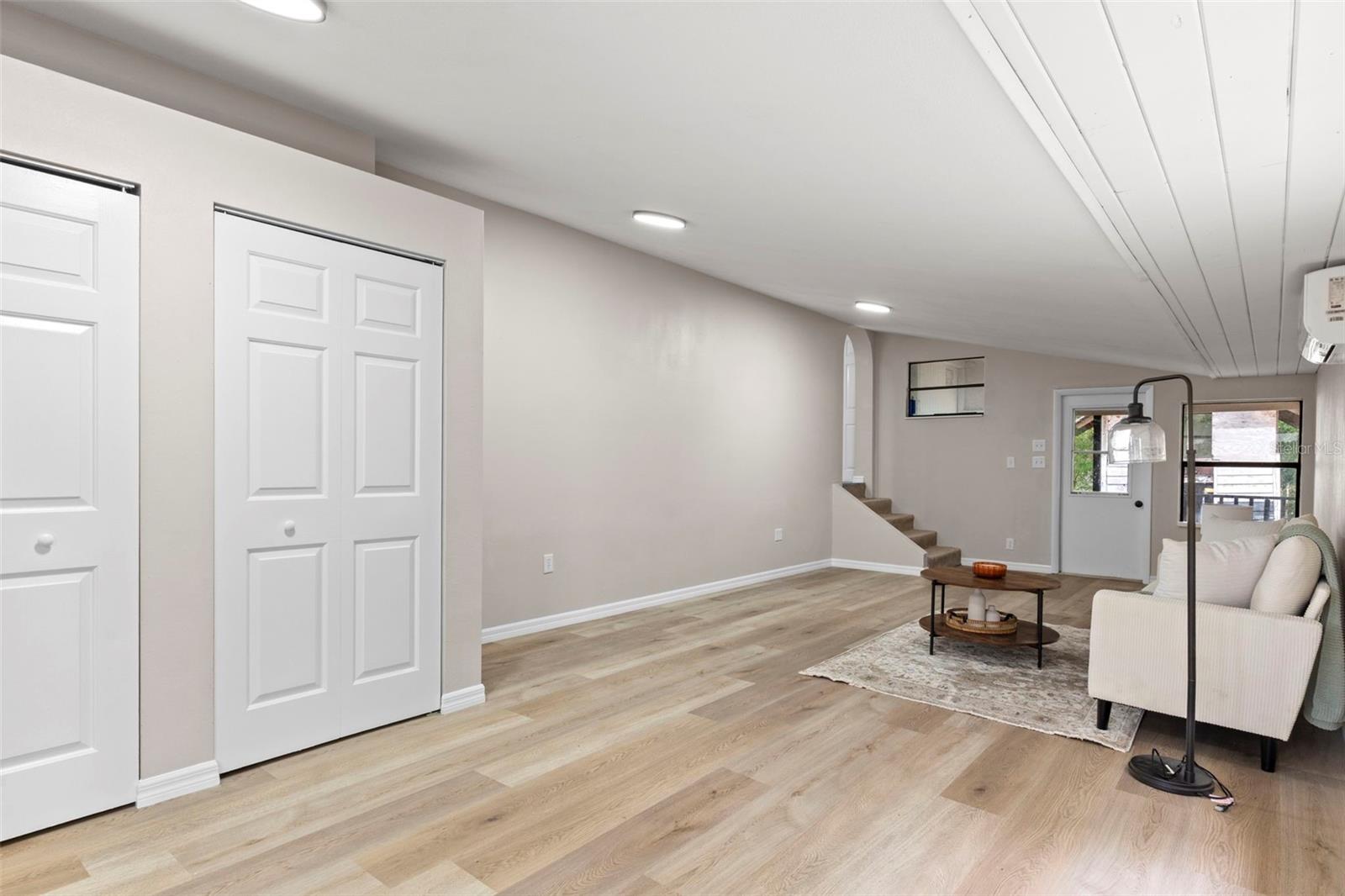 PINE LAKE - Residential