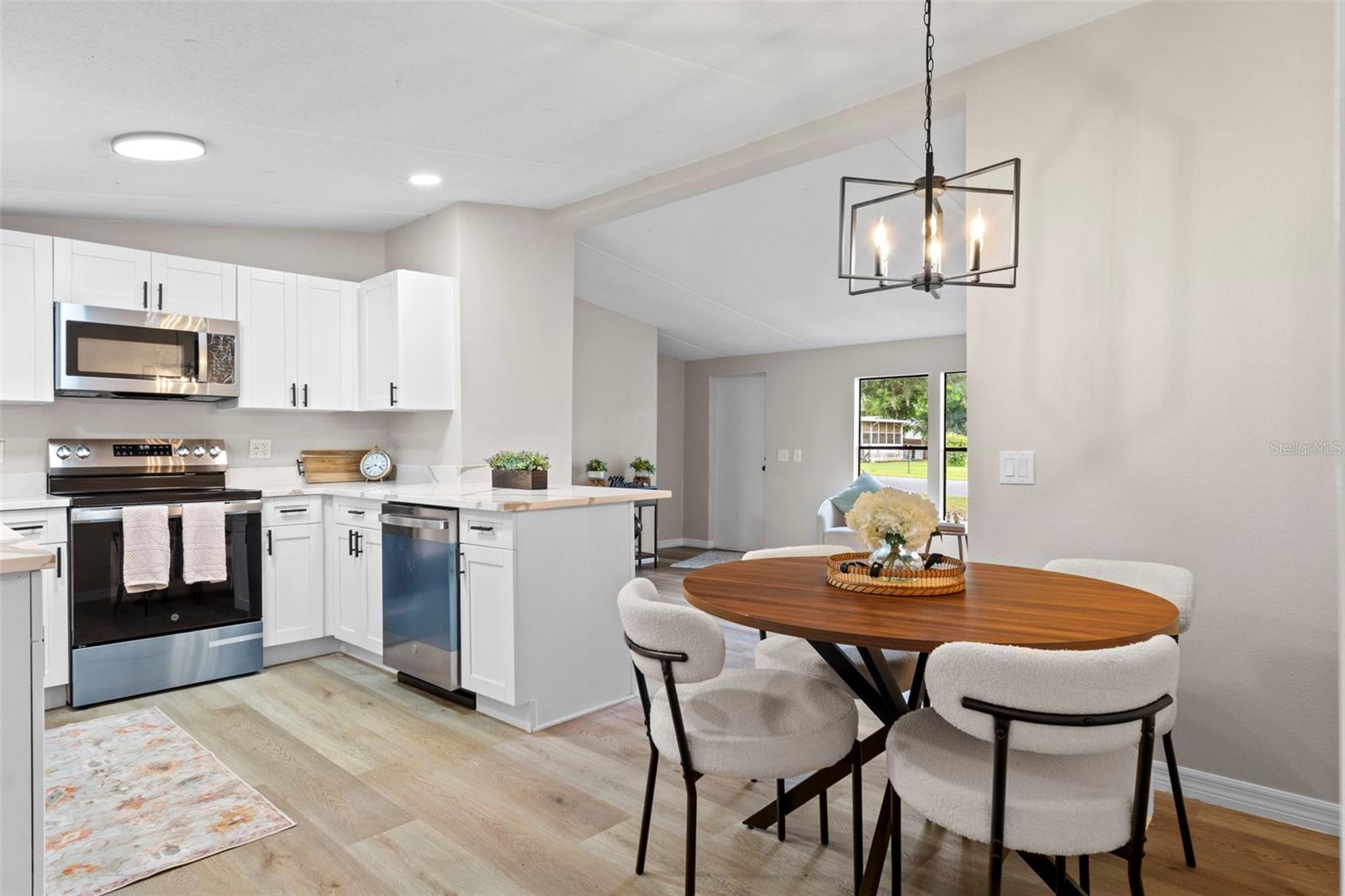 PINE LAKE - Residential