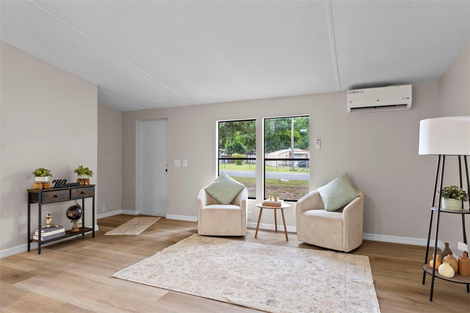 PINE LAKE - Residential