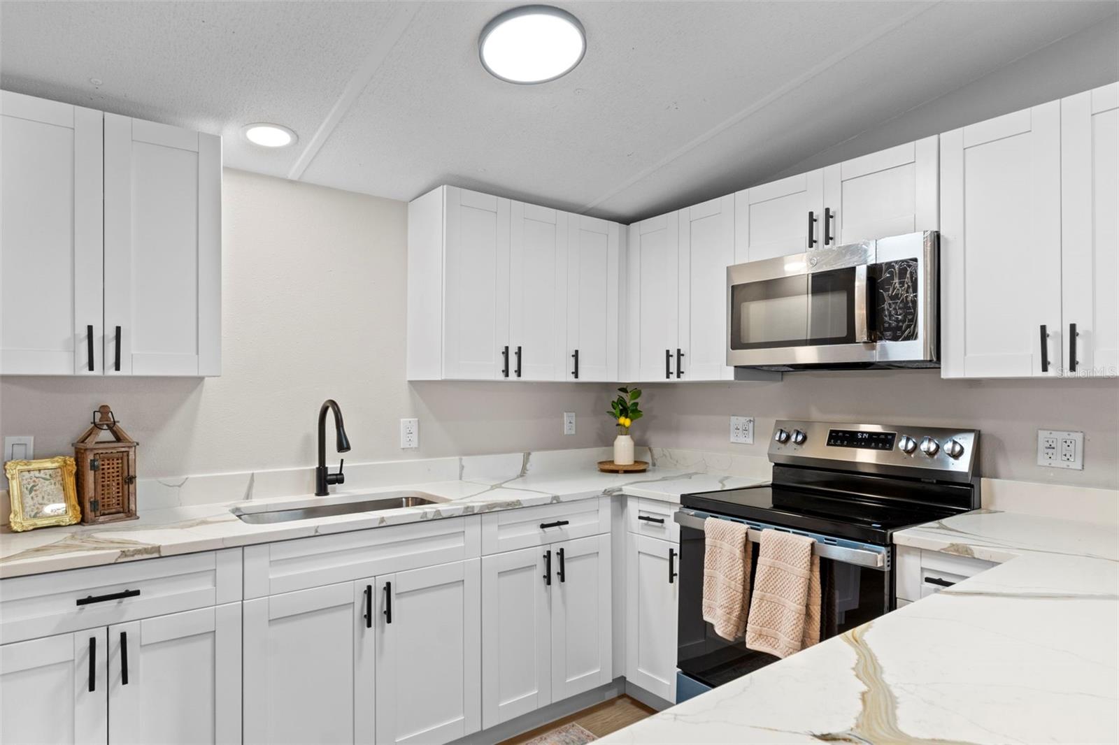 PINE LAKE - Residential