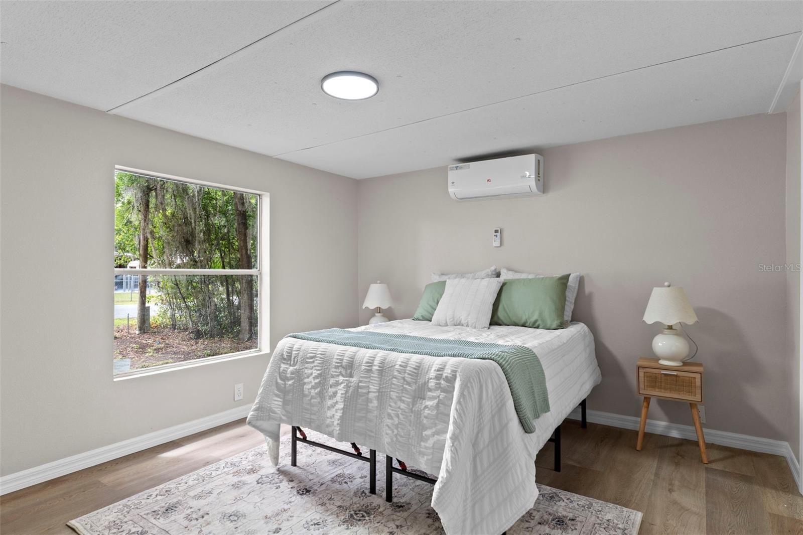 PINE LAKE - Residential