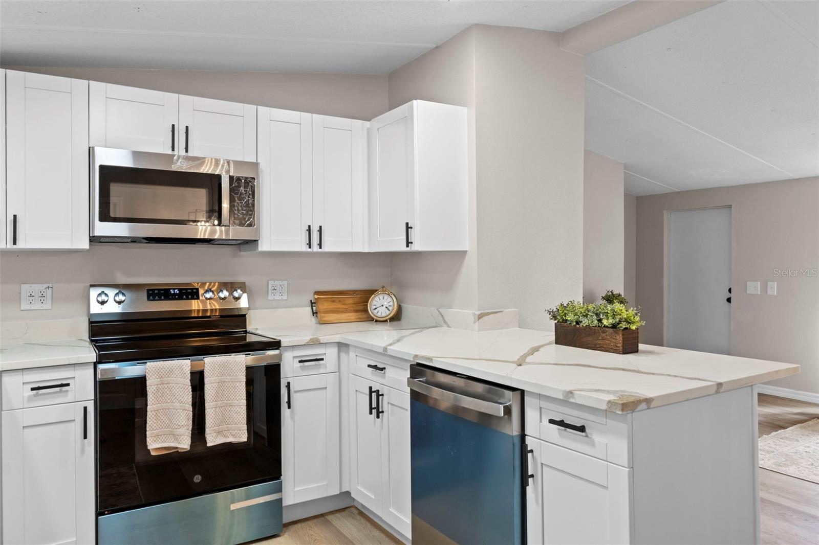 PINE LAKE - Residential