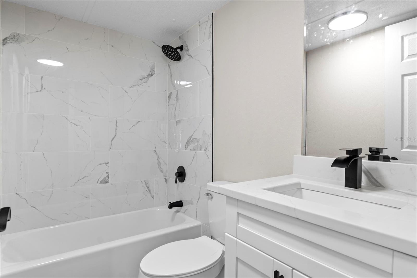 PINE LAKE - Residential