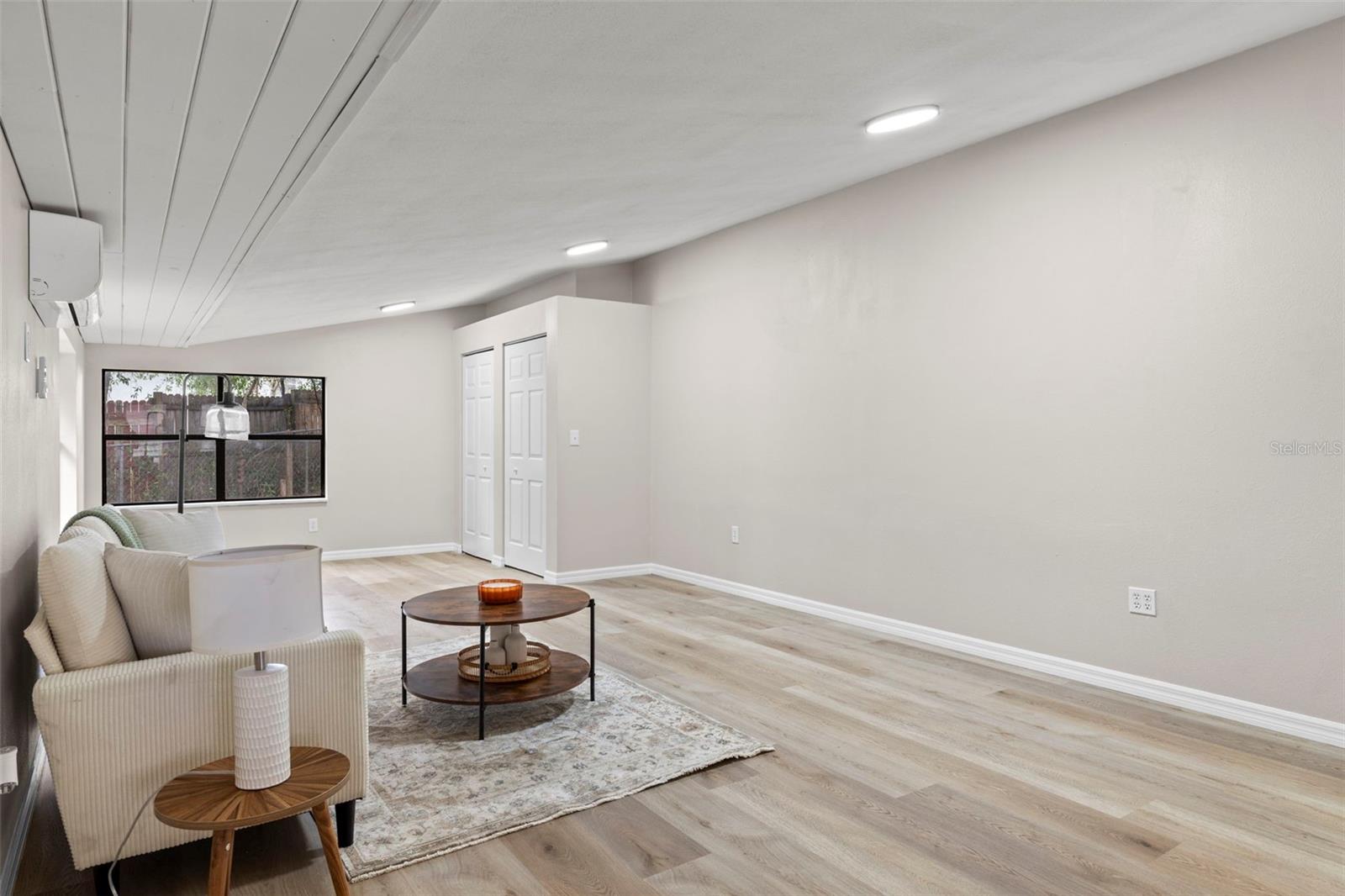 PINE LAKE - Residential