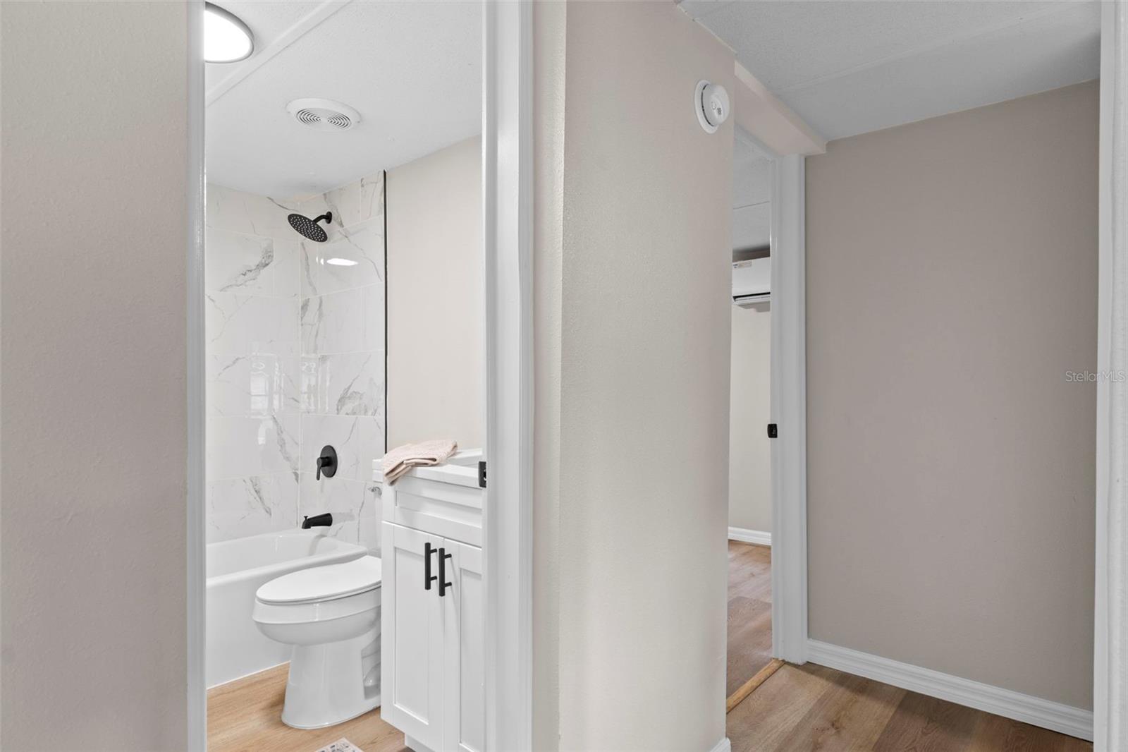 PINE LAKE - Residential