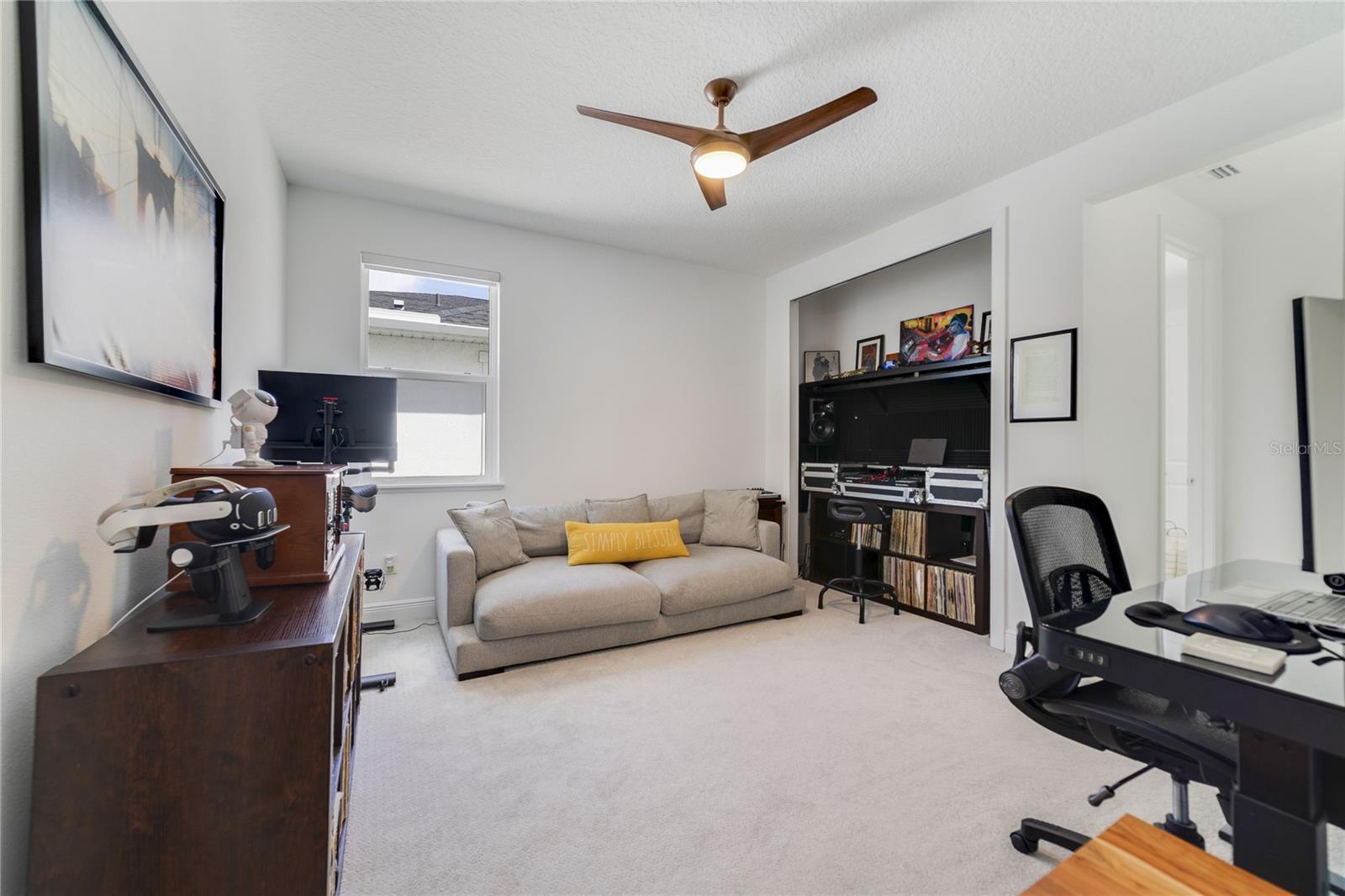 LAUREL POINTE PH 1 - Residential