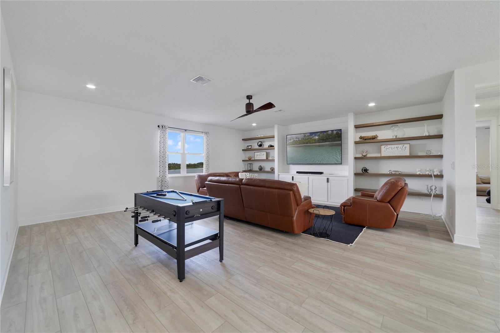 LAUREL POINTE PH 1 - Residential