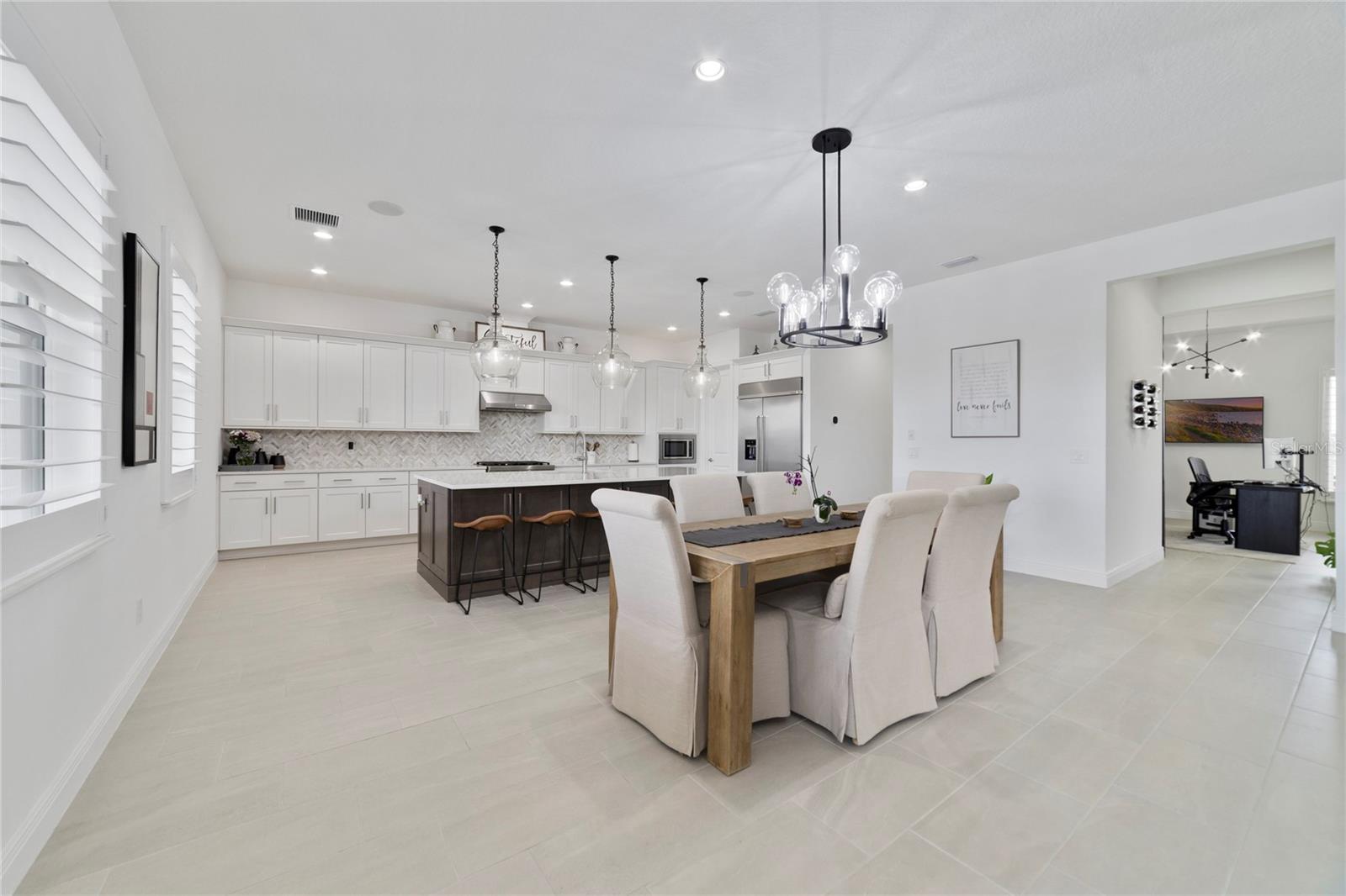 LAUREL POINTE PH 1 - Residential