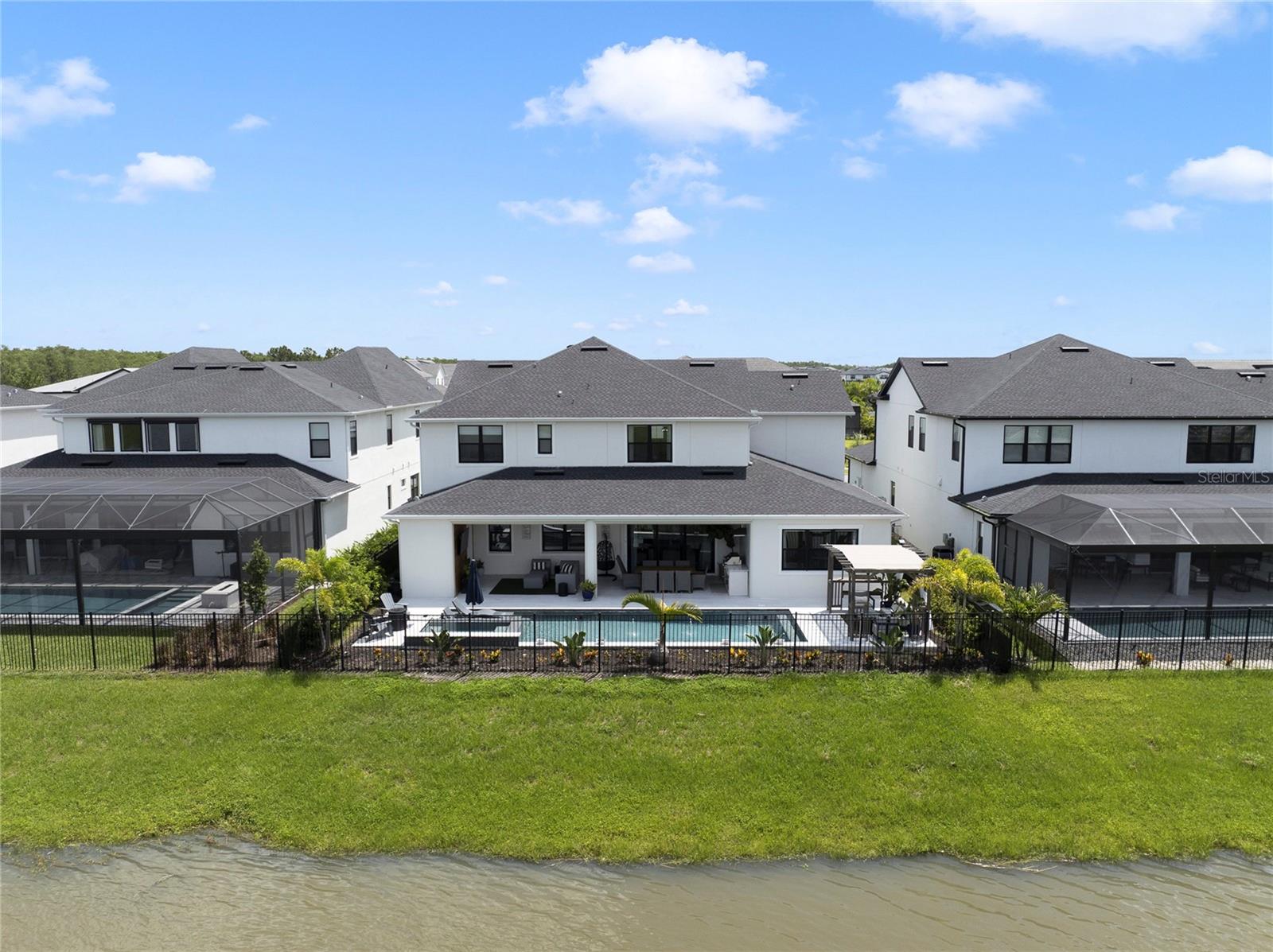 LAUREL POINTE PH 1 - Residential