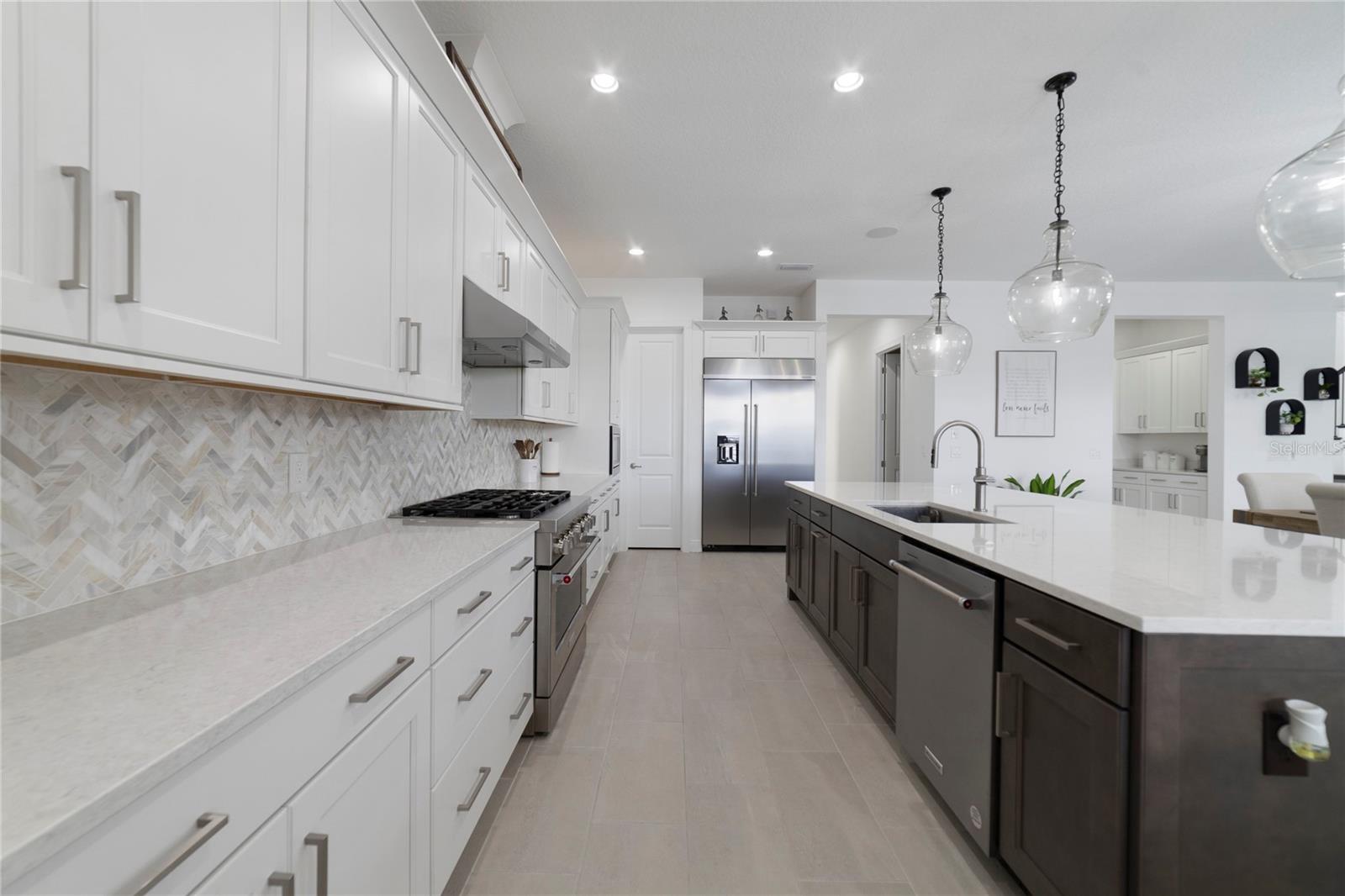 LAUREL POINTE PH 1 - Residential