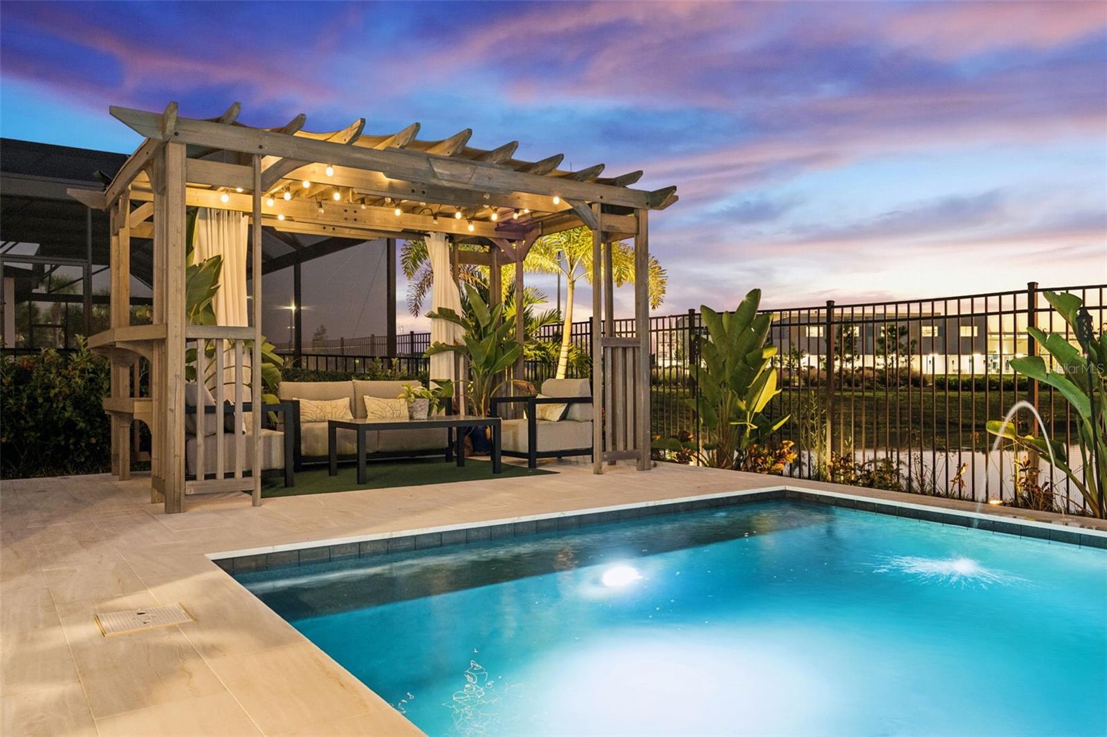 LAUREL POINTE PH 1 - Residential