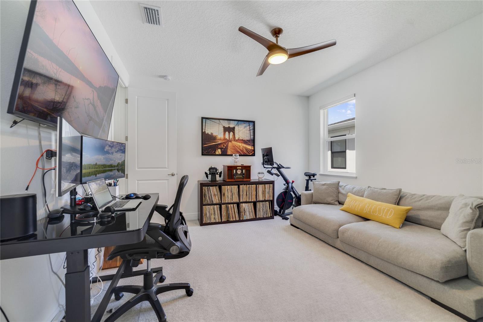 LAUREL POINTE PH 1 - Residential