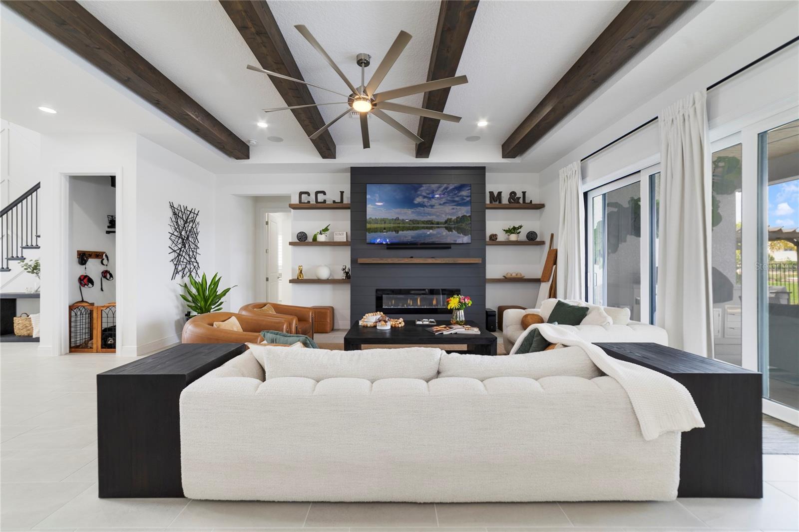 LAUREL POINTE PH 1 - Residential