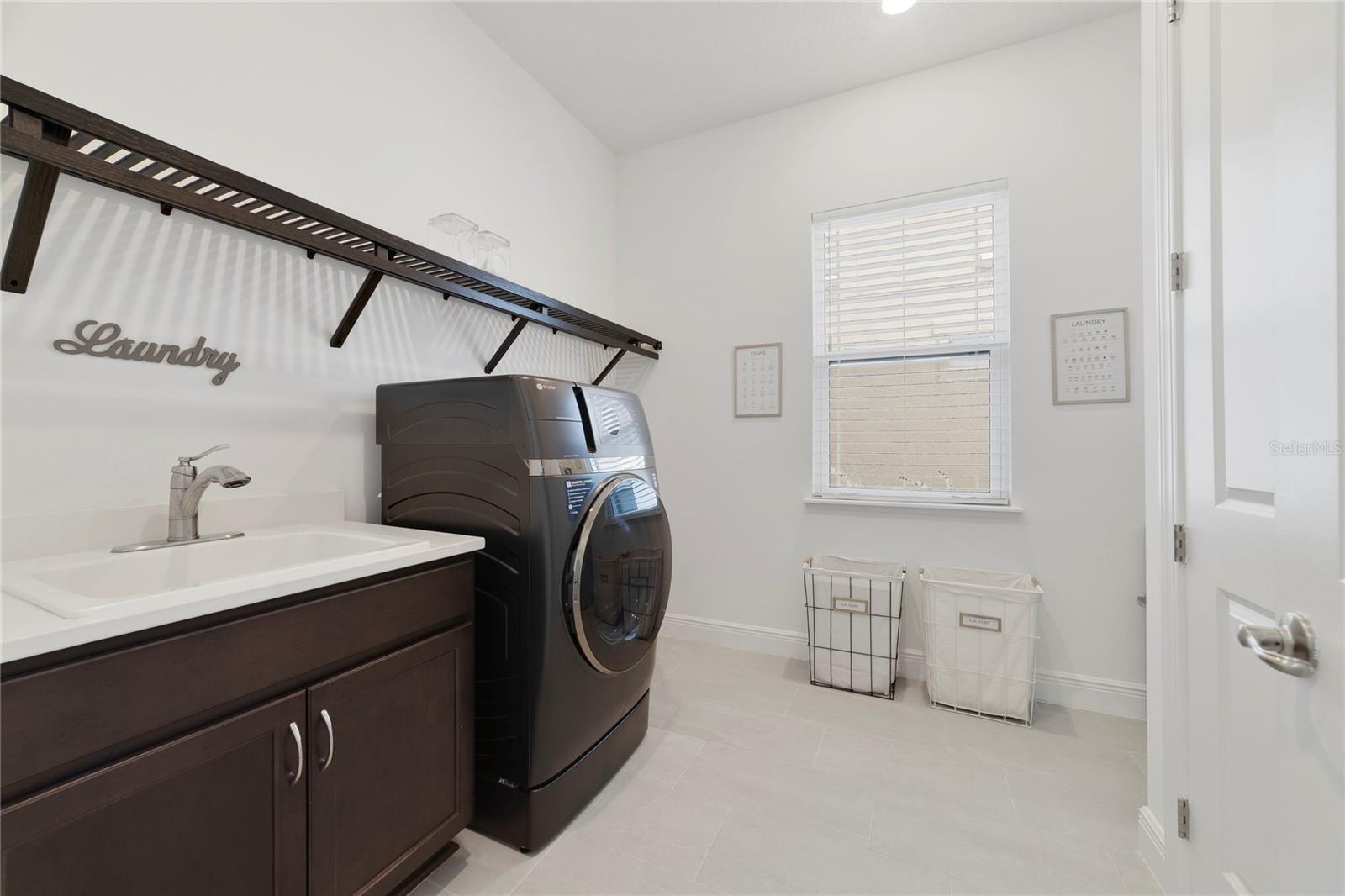 LAUREL POINTE PH 1 - Residential