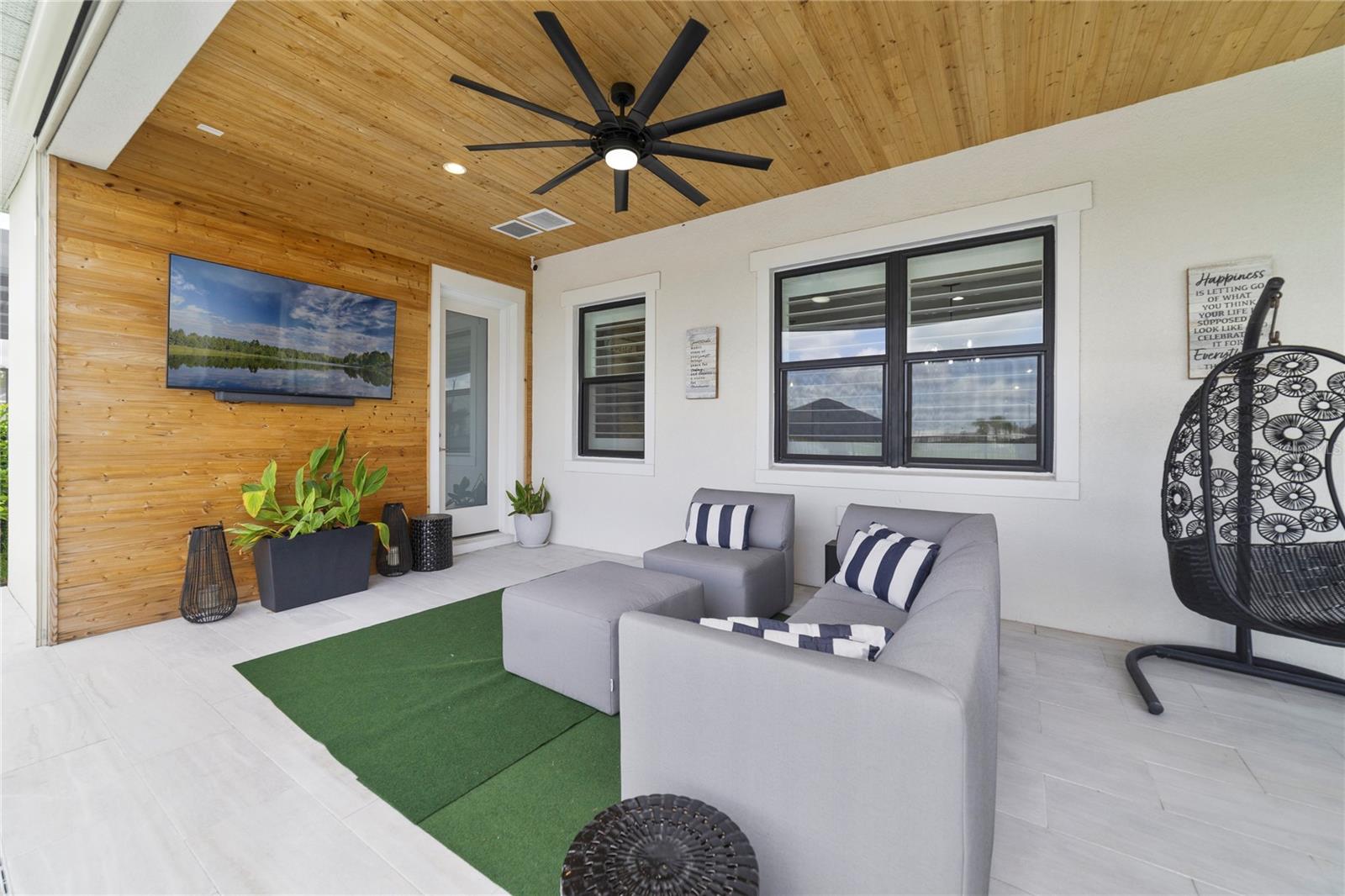 LAUREL POINTE PH 1 - Residential