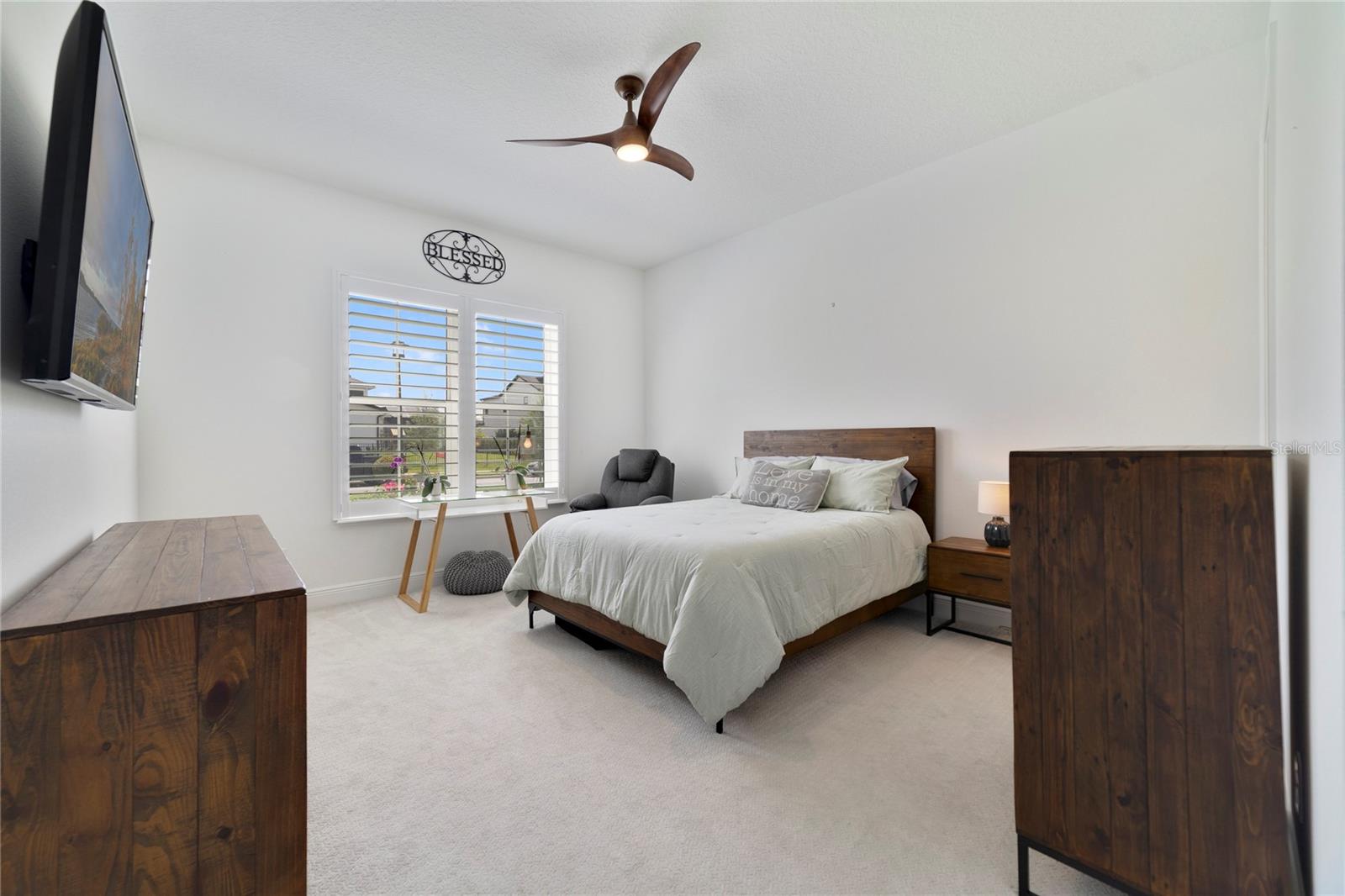 LAUREL POINTE PH 1 - Residential