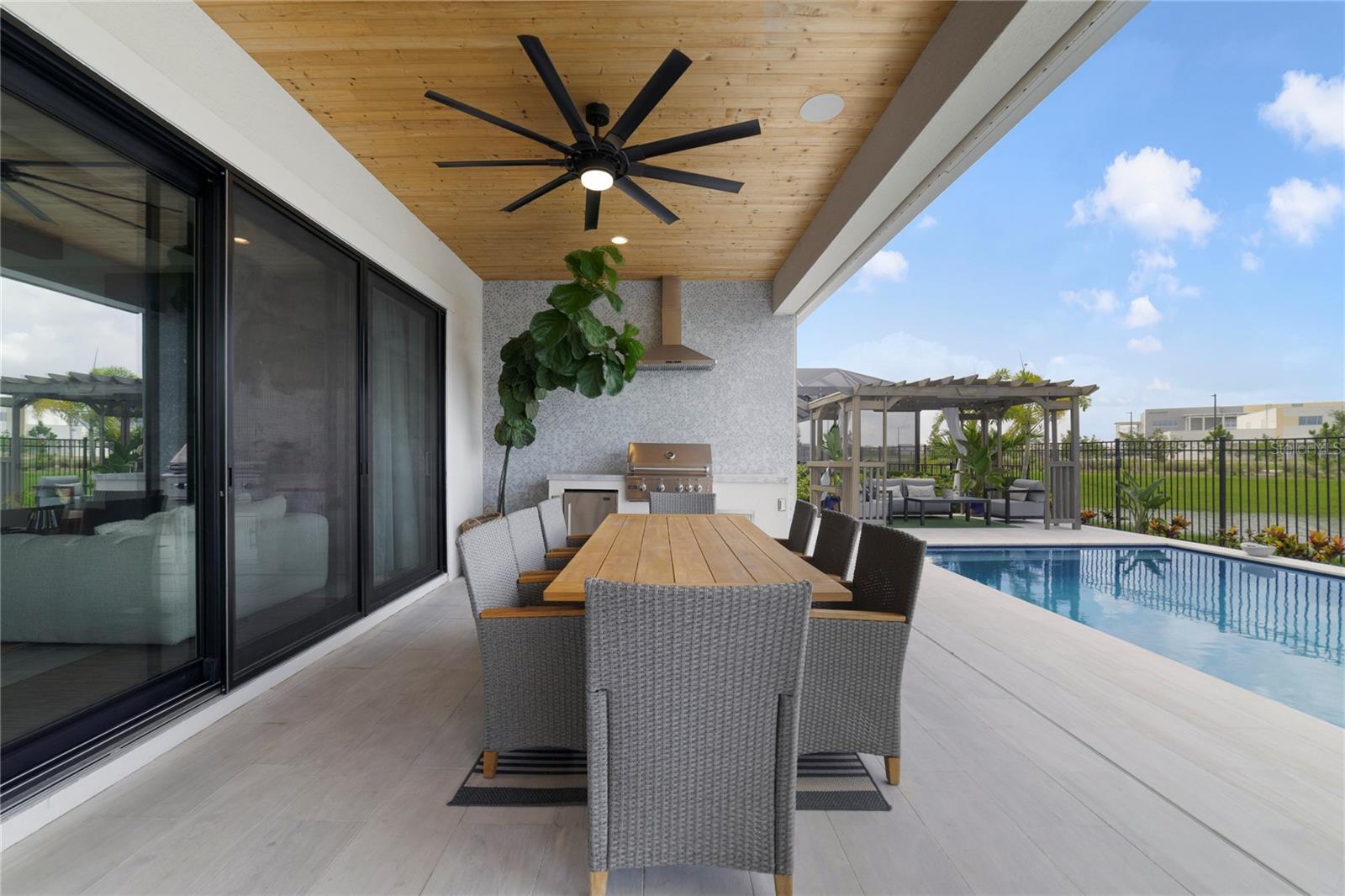 LAUREL POINTE PH 1 - Residential