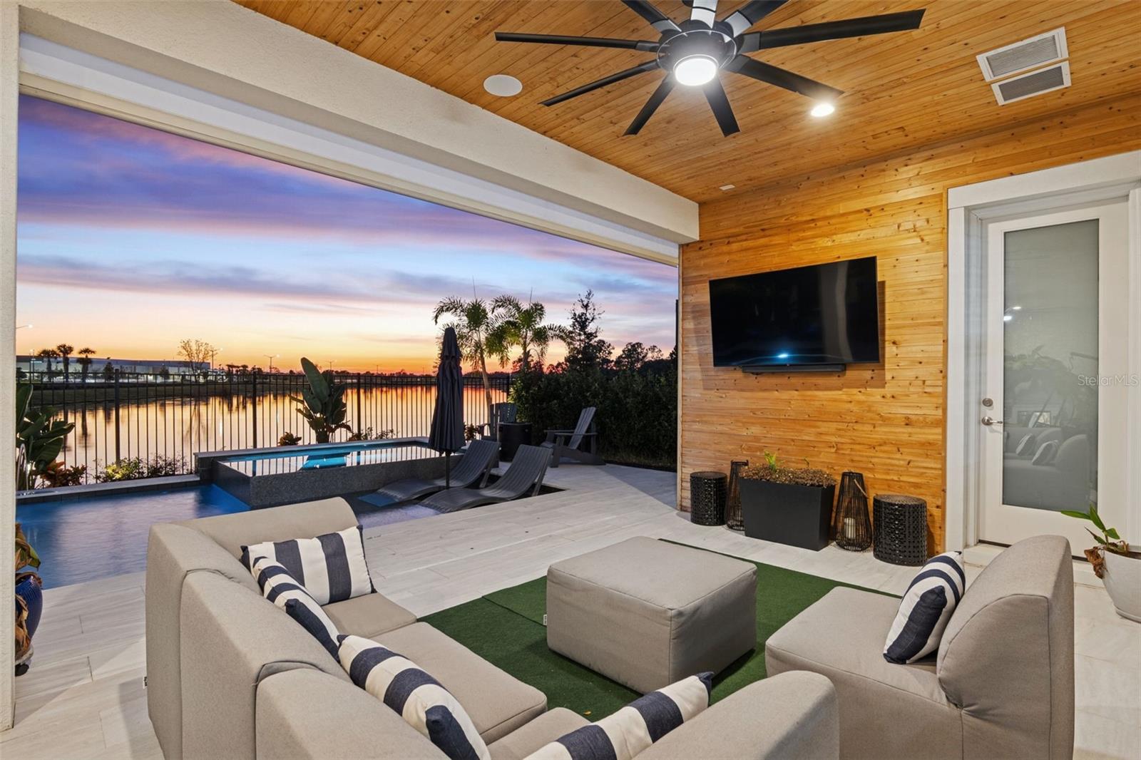 LAUREL POINTE PH 1 - Residential