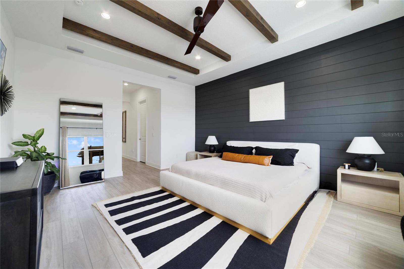 LAUREL POINTE PH 1 - Residential