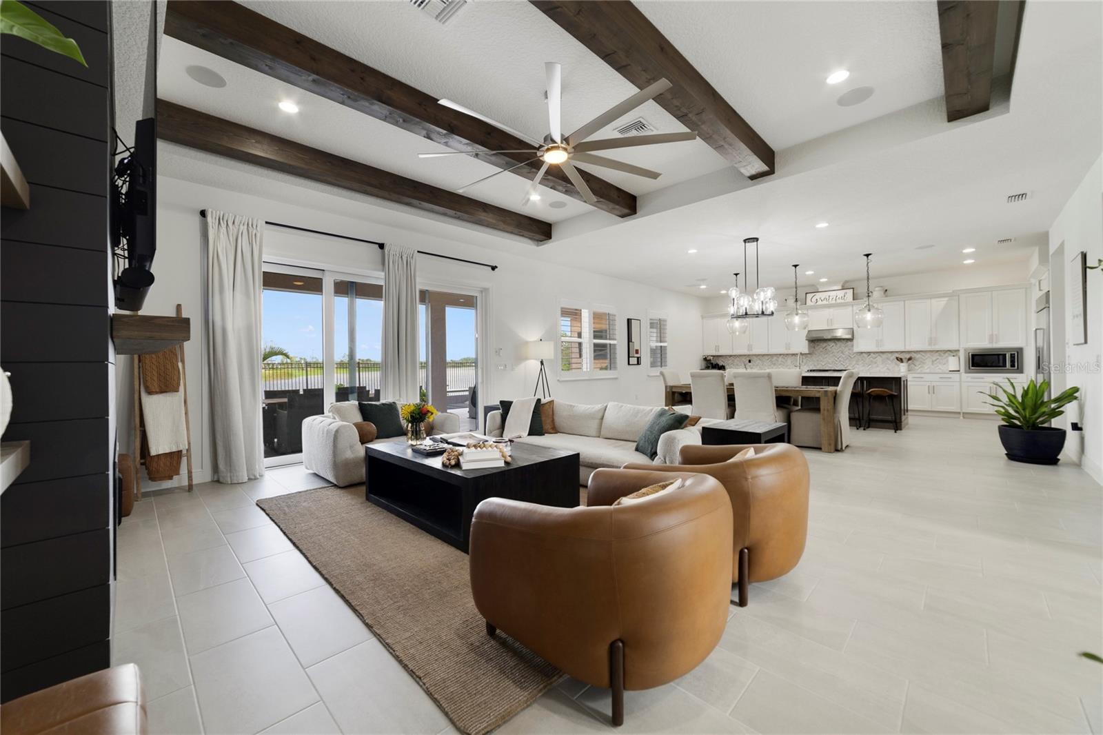 LAUREL POINTE PH 1 - Residential